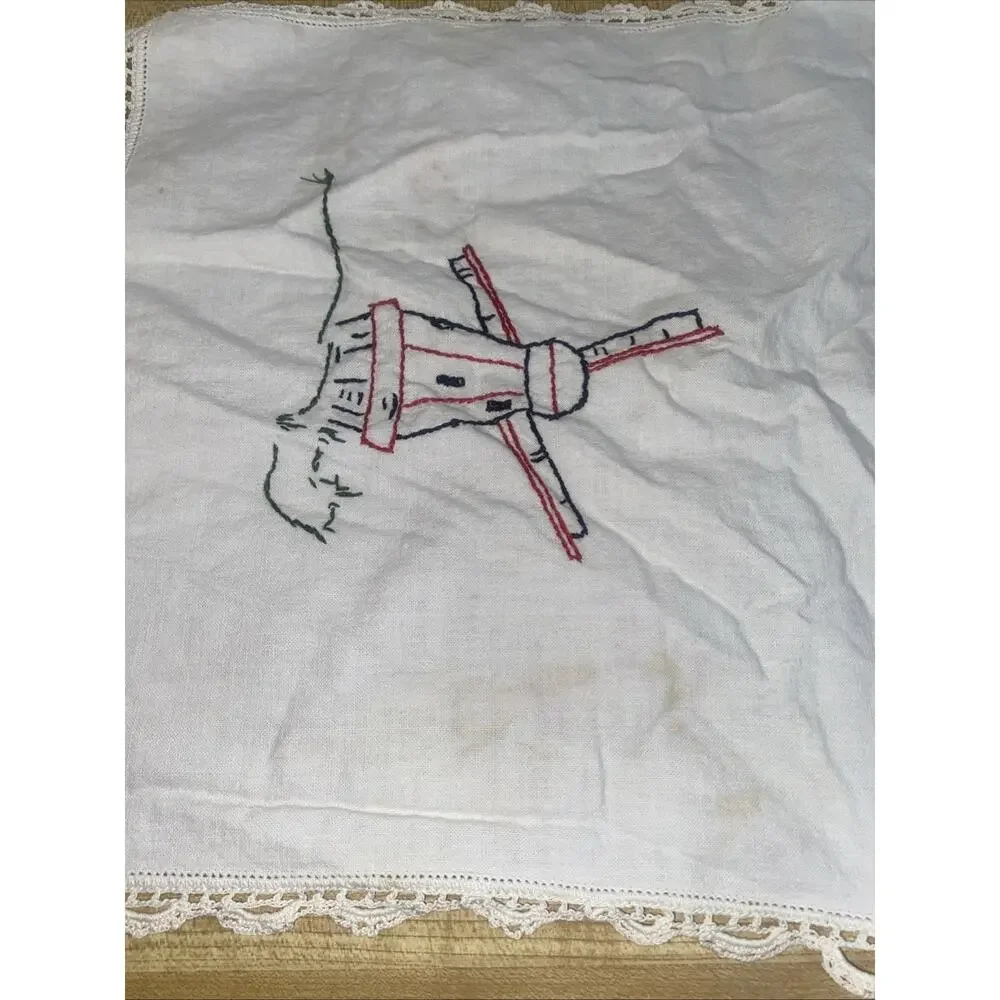 Set Of Hand Embroidered Tablecloth (1) & Napkins (4) Dutch Windmill Crochet Lace